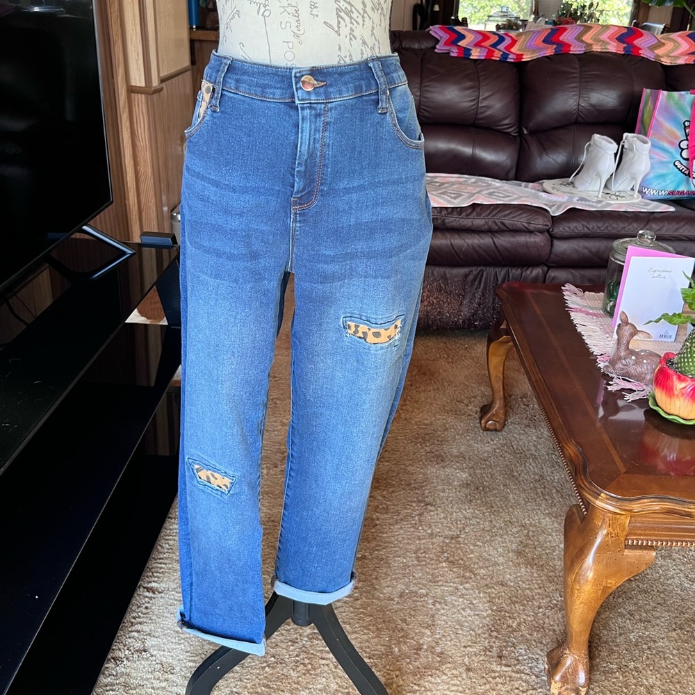 Chico’s Perfect Stretch Girlfriend Slim Leg Ankle 2 ripped cheetah jeans.